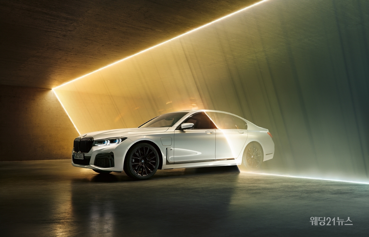 사진 : BMW 그룹, 2019 제네바 모터쇼 - 신형 PHEV 모델