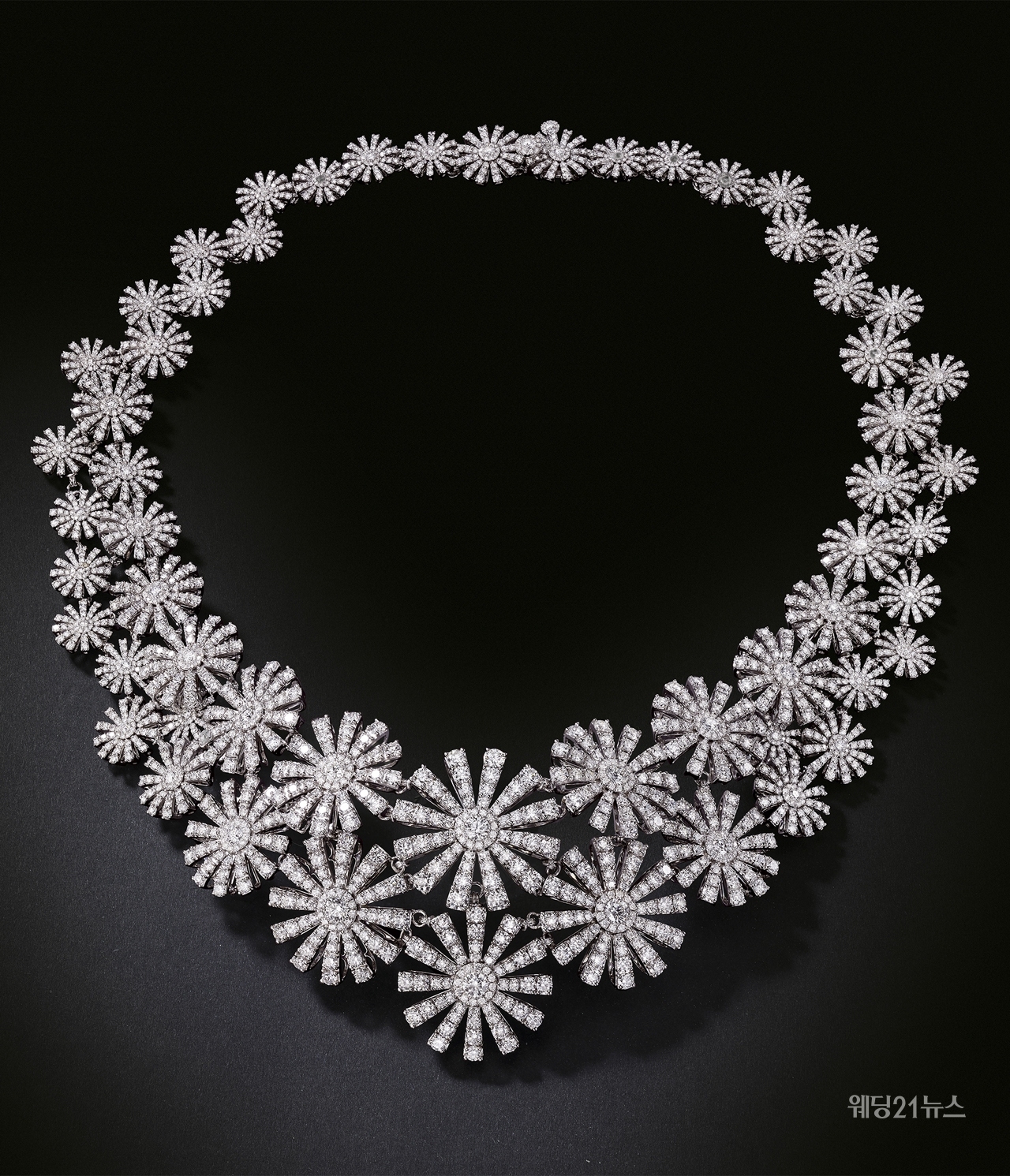 사진 : 다미아니, Margherita necklace in white gold and diamonds