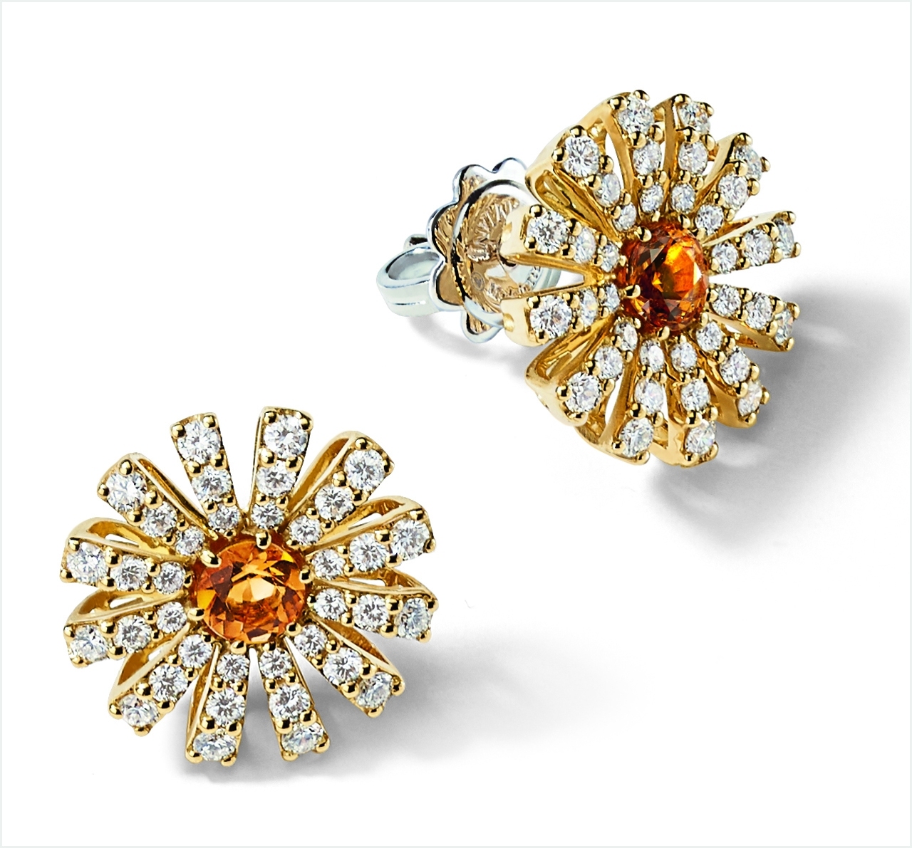 사진 : 다미아니, 다미아몬드와 시트린. Margherita earrings in yellow gold, diamonds and citrine quartz