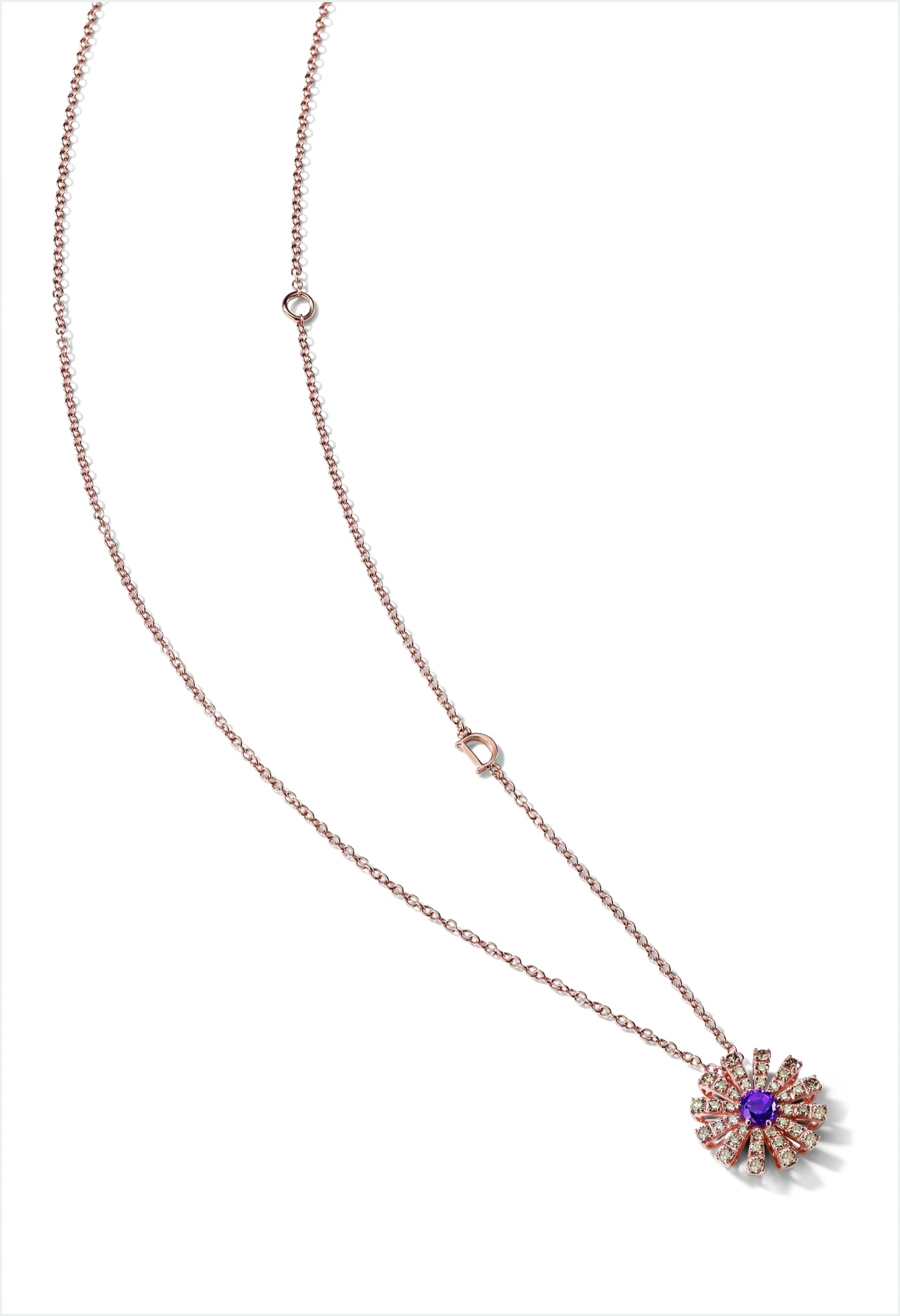 사진 : 다미아니, 핑크골드와 자수정& 브라운 다이아몬드의 조화. Margherita necklace in pink gold, brown diamonds and amethyst