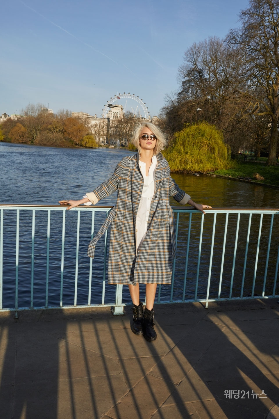 사진 : 허 블러썸(Her Blossom) 캠페인은 오리지널 허(Her) 캠페인에 이어 런던의 열정적인 정신을 상징하는 영국 배우이자 모델 카라 델레바인(Cara Delevingne)과 함께한다.