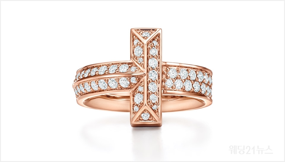사진 : Tiffany T1 와이드 풀 다이아몬드 링(Wide Full Diamond Ring)
