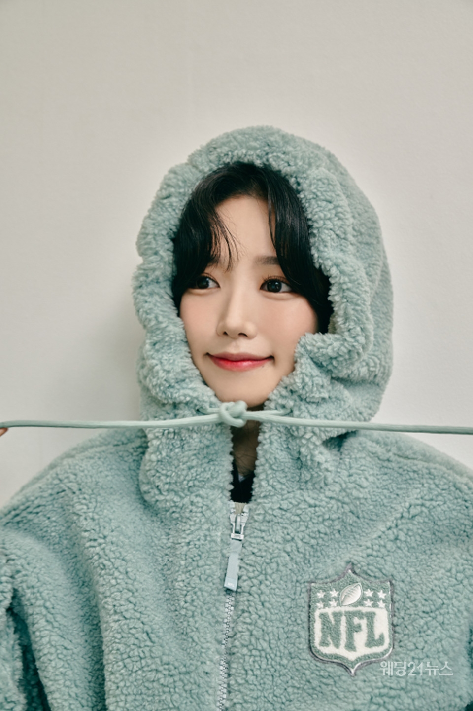 엔에프엘(NFL), 크리에이터 유소나와 함께한 화보 공개