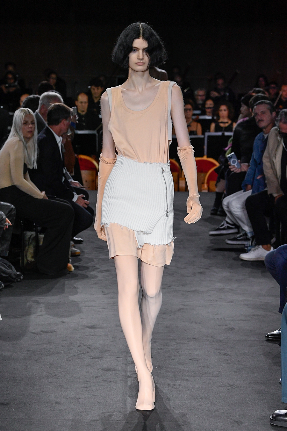 사진 : 프랑스 패션 브랜드, MM6 메종 마르지엘라, '2023 봄-여름 패션쇼' 밀란 패션위크 ⓒMM6 - Maison Margiela